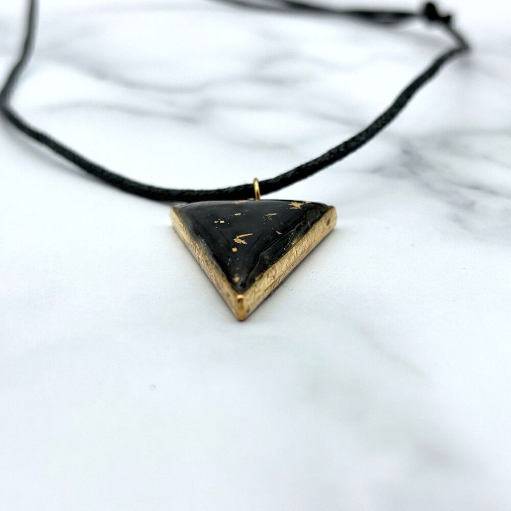 Black Color Change Mood Triangle Statement Pendant - Picture 7 of 10